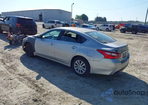 2017 Nissan Altima 2.5 S z USA, uszkodzony, nr VIN 1N4AL3AP4HC491004